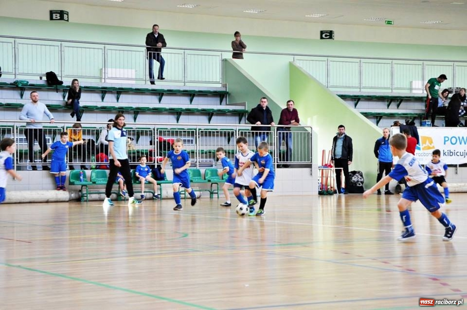 Zdjęcie w galerii na portalu naszraciborz.pl: IX mikołajkowy turniej piłki nożnej rocznika 2011 za nami wiadomości z regionu