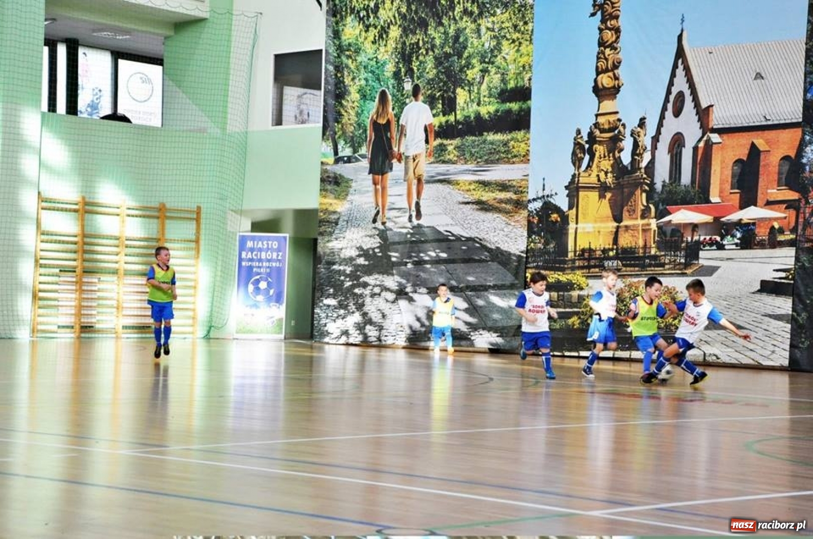 Zdjęcie w galerii na portalu naszraciborz.pl: IX mikołajkowy turniej piłki nożnej rocznika 2011 za nami wiadomości z regionu