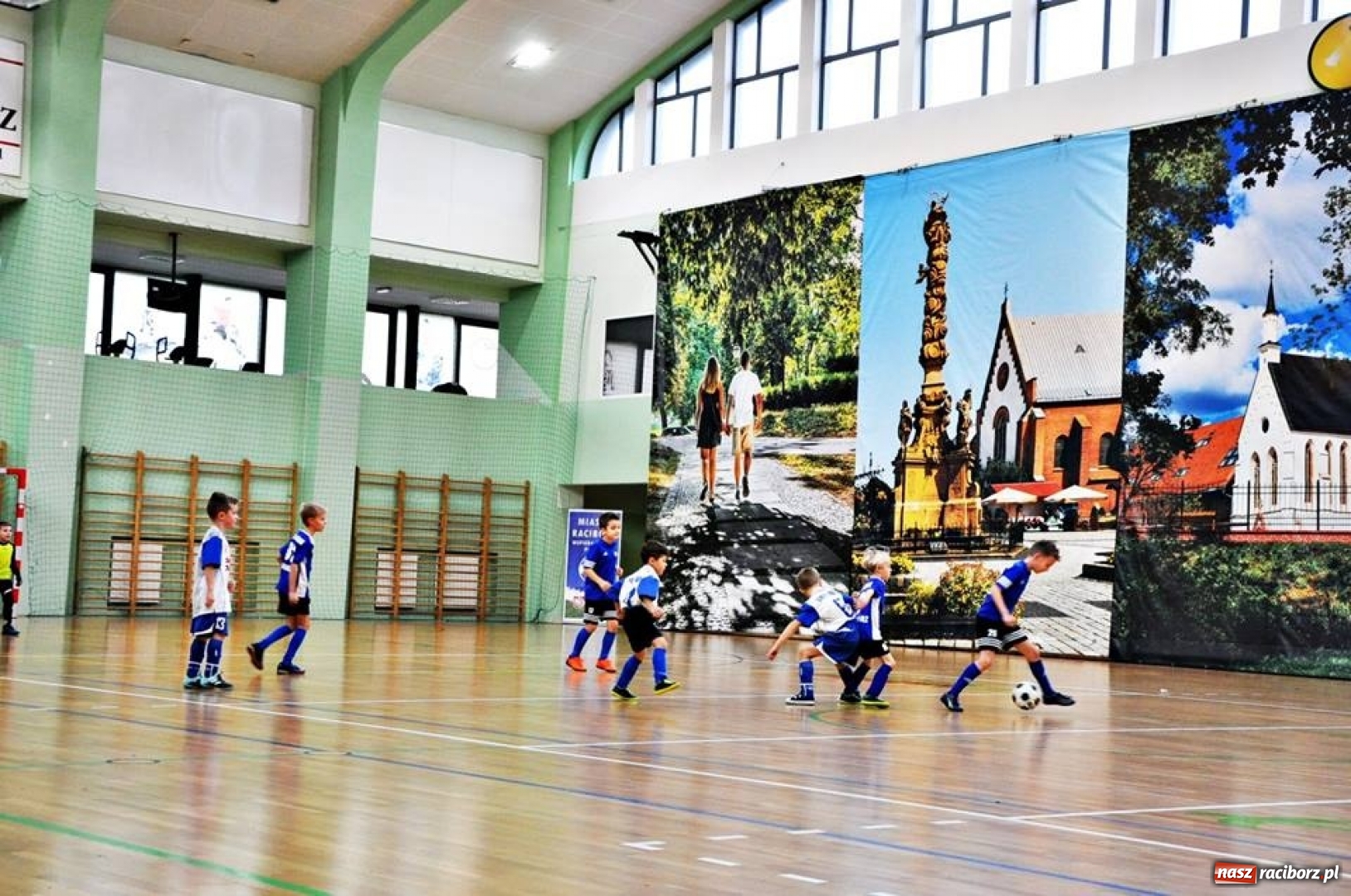 Zdjęcie w galerii na portalu naszraciborz.pl: IX mikołajkowy turniej piłki nożnej rocznika 2011 za nami wiadomości z regionu