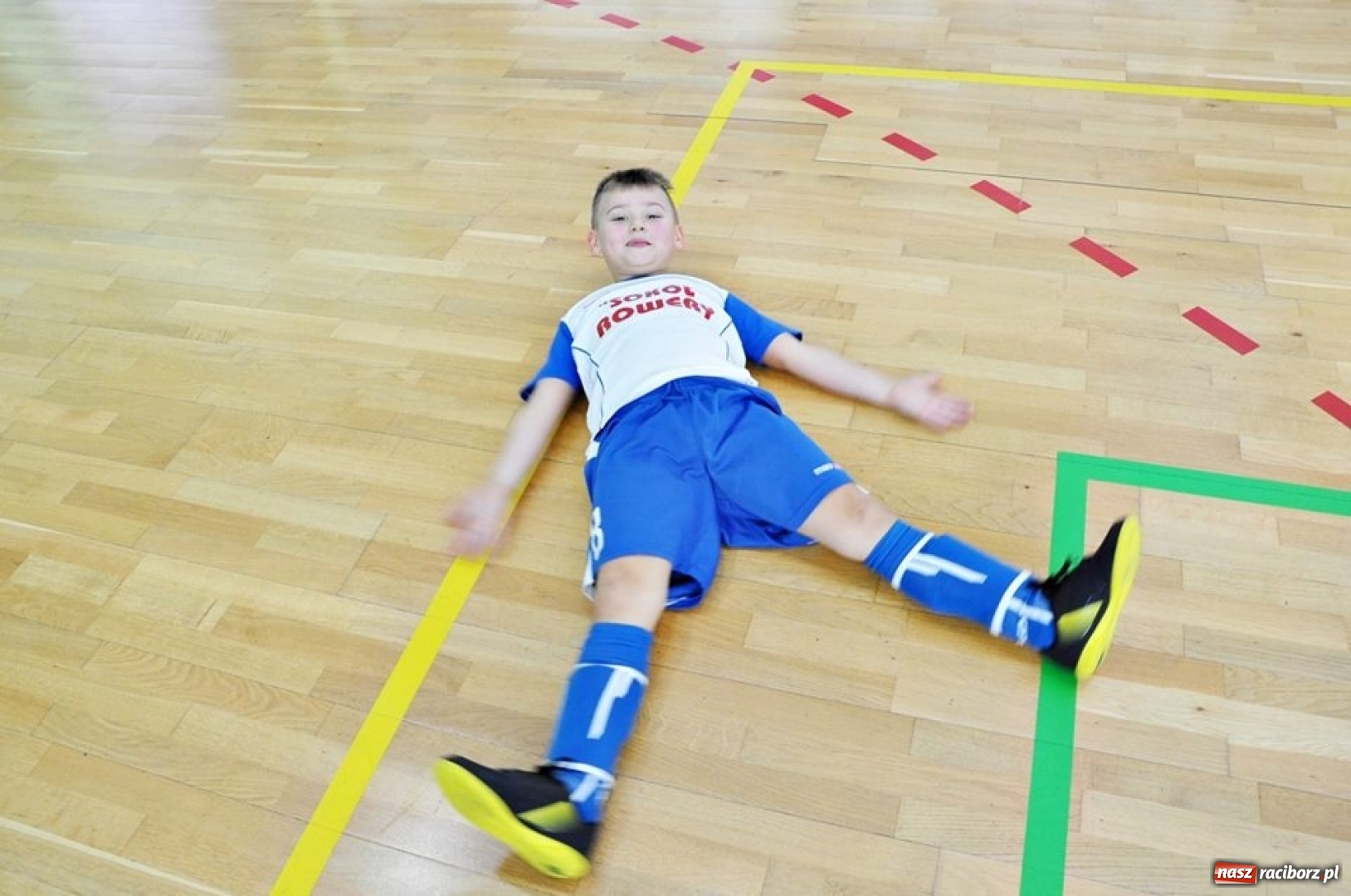 Zdjęcie w galerii na portalu naszraciborz.pl: IX mikołajkowy turniej piłki nożnej rocznika 2011 za nami wiadomości z regionu