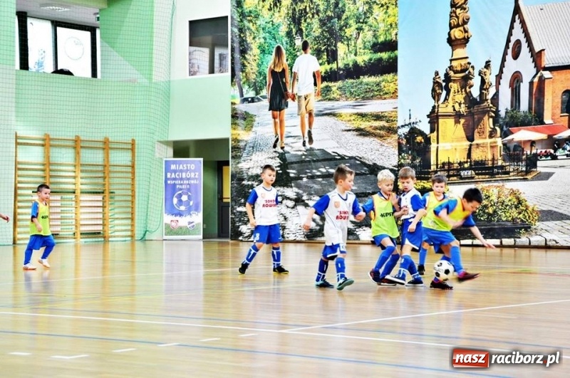Zdjęcie w galerii na portalu naszraciborz.pl: IX mikołajkowy turniej piłki nożnej rocznika 2011 za nami wiadomości z regionu