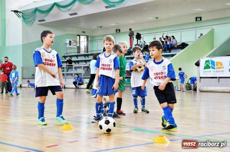 Zdjęcie w galerii na portalu naszraciborz.pl: IX mikołajkowy turniej piłki nożnej rocznika 2011 za nami wiadomości z regionu