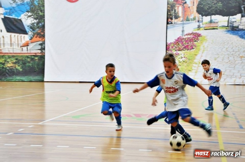 Zdjęcie w galerii na portalu naszraciborz.pl: IX mikołajkowy turniej piłki nożnej rocznika 2011 za nami wiadomości z regionu