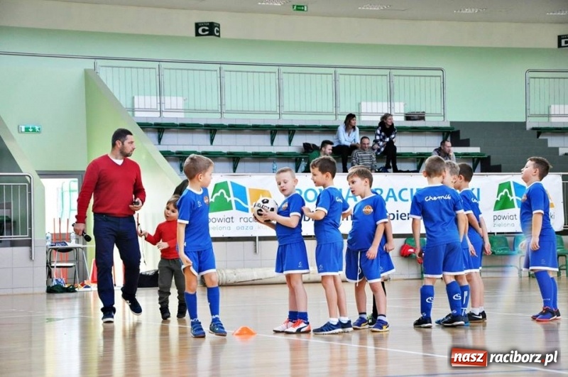 Zdjęcie w galerii na portalu naszraciborz.pl: IX mikołajkowy turniej piłki nożnej rocznika 2011 za nami wiadomości z regionu