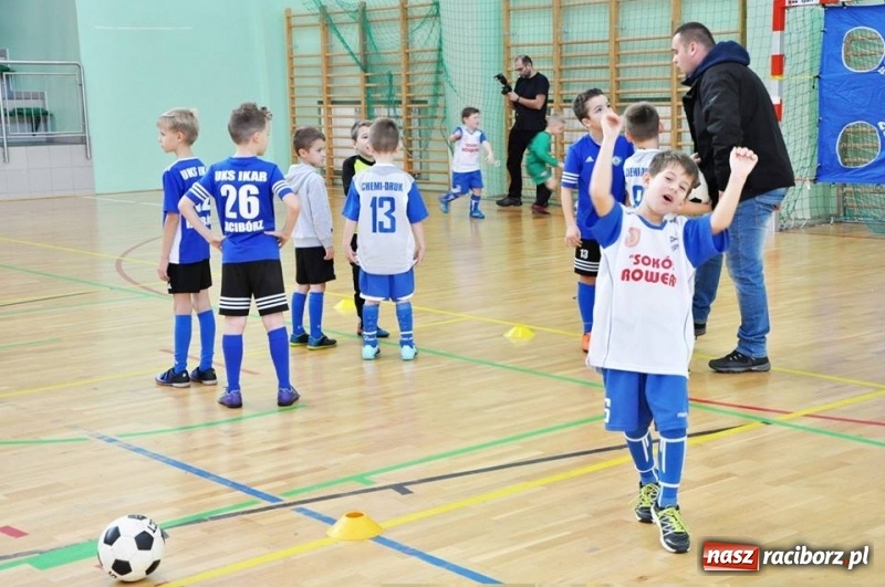 Zdjęcie w galerii na portalu naszraciborz.pl: IX mikołajkowy turniej piłki nożnej rocznika 2011 za nami wiadomości z regionu