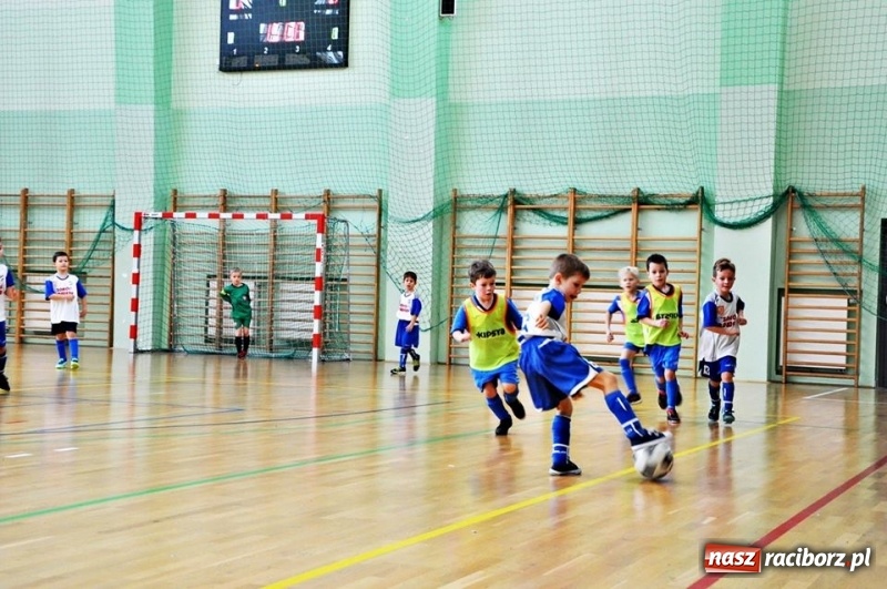 Zdjęcie w galerii na portalu naszraciborz.pl: IX mikołajkowy turniej piłki nożnej rocznika 2011 za nami wiadomości z regionu