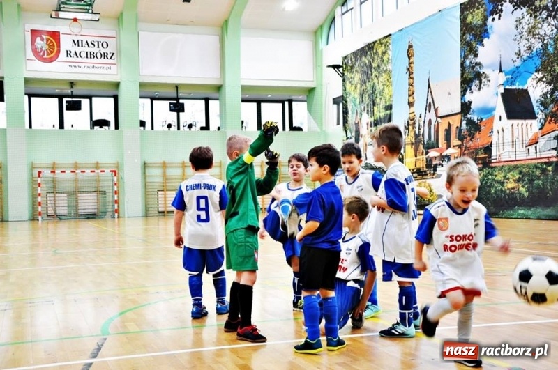 Zdjęcie w galerii na portalu naszraciborz.pl: IX mikołajkowy turniej piłki nożnej rocznika 2011 za nami wiadomości z regionu