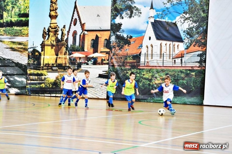 Zdjęcie w galerii na portalu naszraciborz.pl: IX mikołajkowy turniej piłki nożnej rocznika 2011 za nami wiadomości z regionu