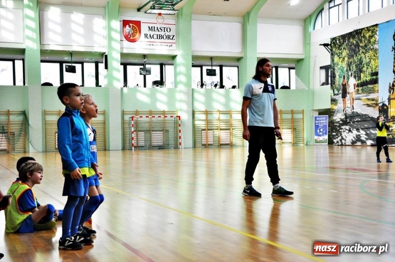 Zdjęcie w galerii na portalu naszraciborz.pl: IX mikołajkowy turniej piłki nożnej rocznika 2011 za nami wiadomości z regionu