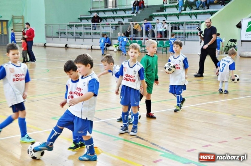 Zdjęcie w galerii na portalu naszraciborz.pl: IX mikołajkowy turniej piłki nożnej rocznika 2011 za nami wiadomości z regionu