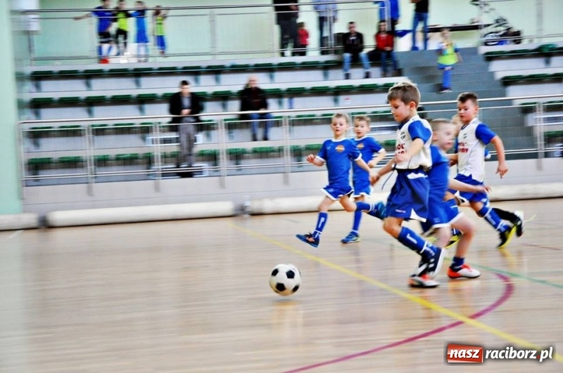 Zdjęcie w galerii na portalu naszraciborz.pl: IX mikołajkowy turniej piłki nożnej rocznika 2011 za nami wiadomości z regionu