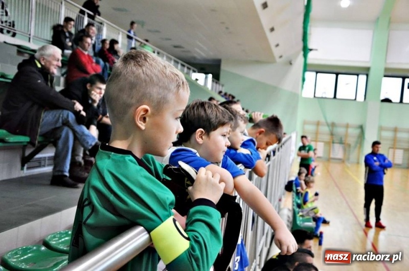 Zdjęcie w galerii na portalu naszraciborz.pl: IX mikołajkowy turniej piłki nożnej rocznika 2011 za nami wiadomości z regionu