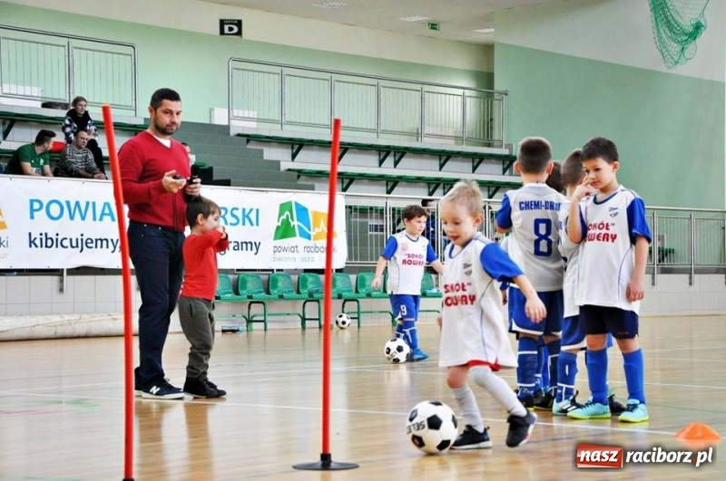 Zdjęcie w galerii na portalu naszraciborz.pl: IX mikołajkowy turniej piłki nożnej rocznika 2011 za nami wiadomości z regionu