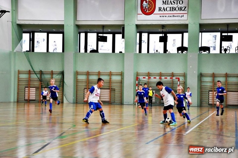 Zdjęcie w galerii na portalu naszraciborz.pl: IX mikołajkowy turniej piłki nożnej rocznika 2011 za nami wiadomości z regionu
