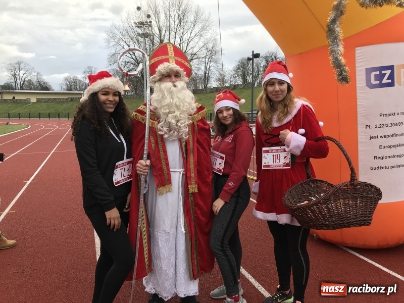 Zdjęcie w galerii na portalu naszraciborz.pl: Raciborski Bieg Mikołajkowy FOTO i WIDEO wiadomości z regionu