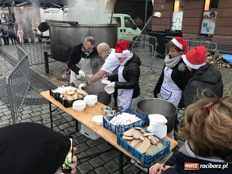 Zdjęcie w galerii na portalu naszraciborz.pl: Świąteczny raciborski bigos z poczęstunkiem od prezydenta FOTO i WIDEO wiadomości z regionu