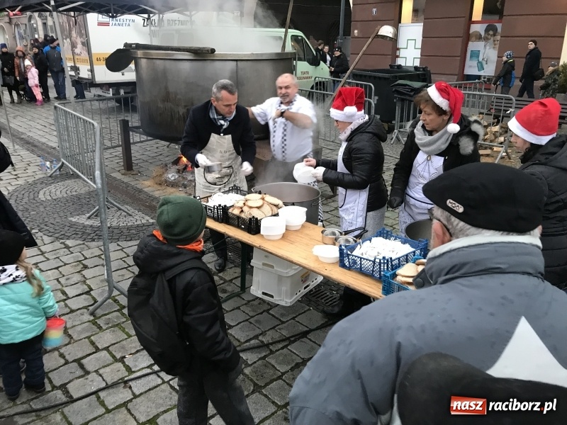 Zdjęcie w galerii na portalu naszraciborz.pl: Świąteczny raciborski bigos z poczęstunkiem od prezydenta FOTO i WIDEO wiadomości z regionu