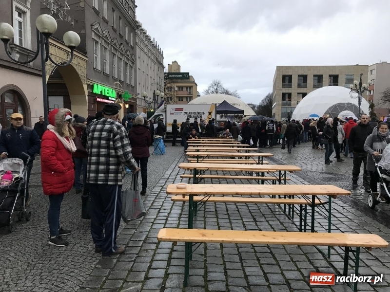 Zdjęcie w galerii na portalu naszraciborz.pl: Świąteczny raciborski bigos z poczęstunkiem od prezydenta FOTO i WIDEO wiadomości z regionu