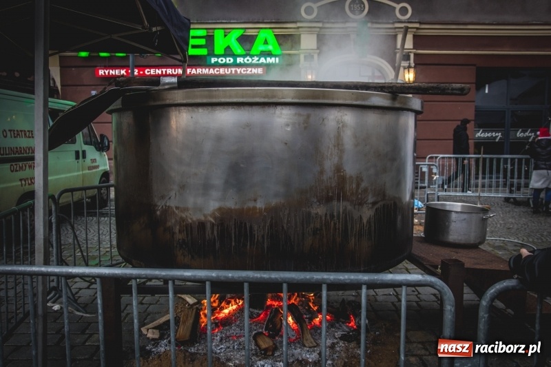 Zdjęcie w galerii na portalu naszraciborz.pl: Świąteczny raciborski bigos z poczęstunkiem od prezydenta FOTO i WIDEO wiadomości z regionu