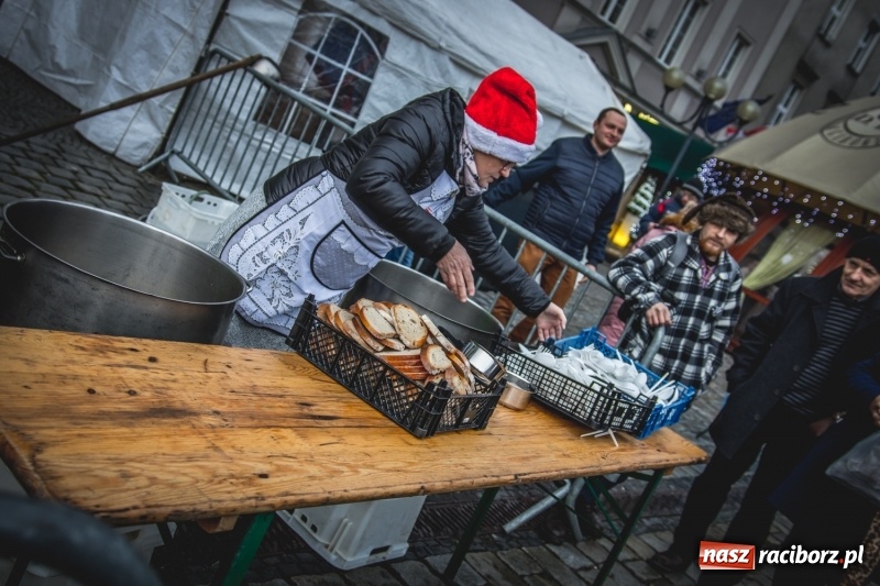 Zdjęcie w galerii na portalu naszraciborz.pl: Świąteczny raciborski bigos z poczęstunkiem od prezydenta FOTO i WIDEO wiadomości z regionu