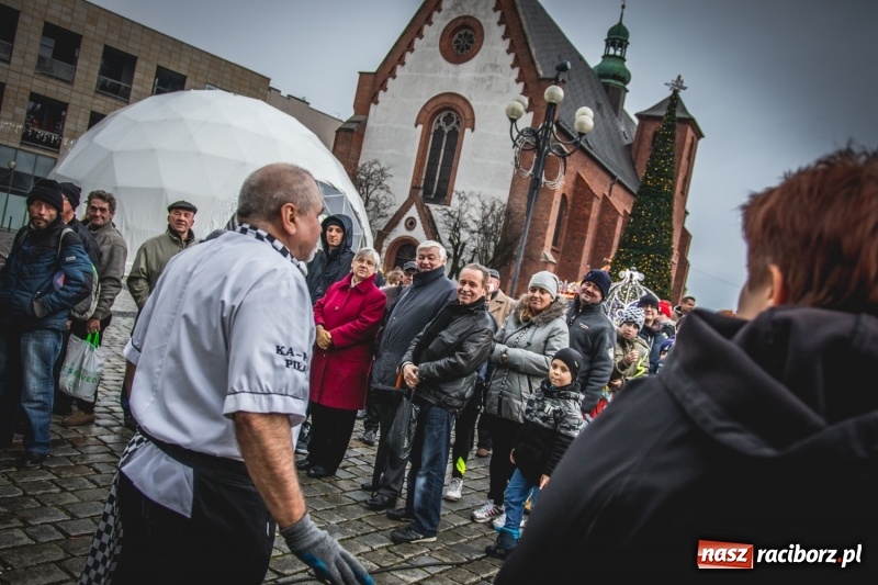 Zdjęcie w galerii na portalu naszraciborz.pl: Świąteczny raciborski bigos z poczęstunkiem od prezydenta FOTO i WIDEO wiadomości z regionu