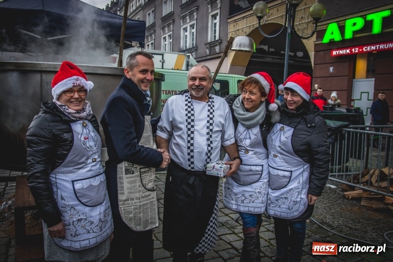 Zdjęcie w galerii na portalu naszraciborz.pl: Świąteczny raciborski bigos z poczęstunkiem od prezydenta FOTO i WIDEO wiadomości z regionu