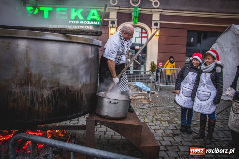 Zdjęcie w galerii na portalu naszraciborz.pl: Świąteczny raciborski bigos z poczęstunkiem od prezydenta FOTO i WIDEO wiadomości z regionu