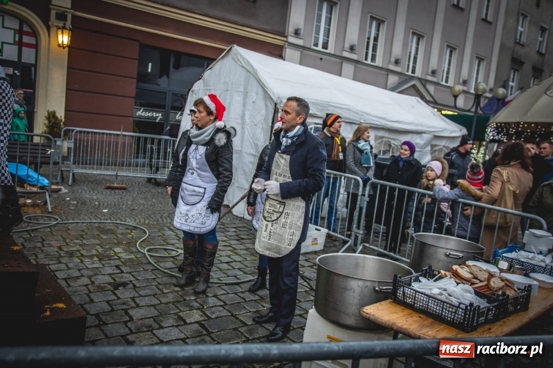 Zdjęcie w galerii na portalu naszraciborz.pl: Świąteczny raciborski bigos z poczęstunkiem od prezydenta FOTO i WIDEO wiadomości z regionu