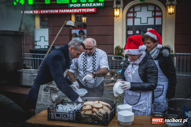 Zdjęcie w galerii na portalu naszraciborz.pl: Świąteczny raciborski bigos z poczęstunkiem od prezydenta FOTO i WIDEO wiadomości z regionu