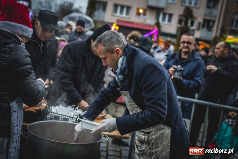 Zdjęcie w galerii na portalu naszraciborz.pl: Świąteczny raciborski bigos z poczęstunkiem od prezydenta FOTO i WIDEO wiadomości z regionu