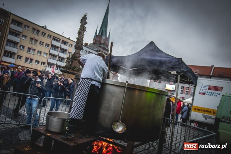 Zdjęcie w galerii na portalu naszraciborz.pl: Świąteczny raciborski bigos z poczęstunkiem od prezydenta FOTO i WIDEO wiadomości z regionu