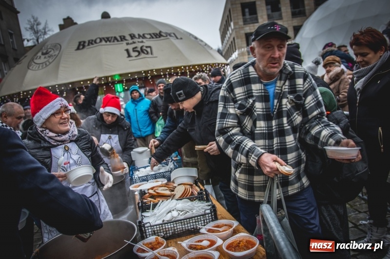 Zdjęcie w galerii na portalu naszraciborz.pl: Świąteczny raciborski bigos z poczęstunkiem od prezydenta FOTO i WIDEO wiadomości z regionu
