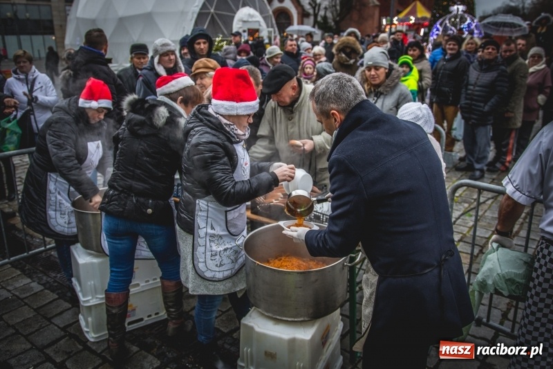 Zdjęcie w galerii na portalu naszraciborz.pl: Świąteczny raciborski bigos z poczęstunkiem od prezydenta FOTO i WIDEO wiadomości z regionu