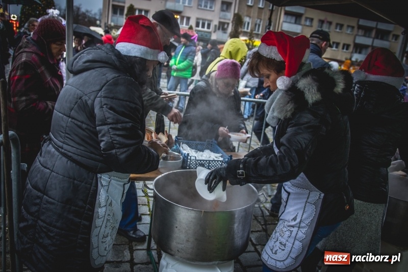 Zdjęcie w galerii na portalu naszraciborz.pl: Świąteczny raciborski bigos z poczęstunkiem od prezydenta FOTO i WIDEO wiadomości z regionu