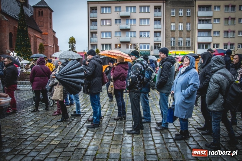 Zdjęcie w galerii na portalu naszraciborz.pl: Świąteczny raciborski bigos z poczęstunkiem od prezydenta FOTO i WIDEO wiadomości z regionu