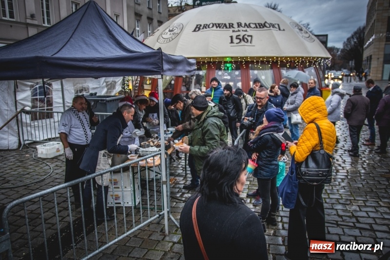 Zdjęcie w galerii na portalu naszraciborz.pl: Świąteczny raciborski bigos z poczęstunkiem od prezydenta FOTO i WIDEO wiadomości z regionu