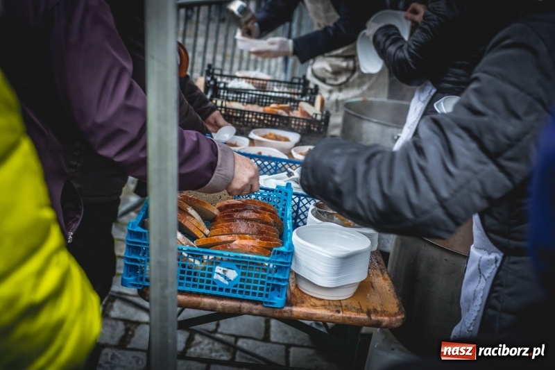 Zdjęcie w galerii na portalu naszraciborz.pl: Świąteczny raciborski bigos z poczęstunkiem od prezydenta FOTO i WIDEO wiadomości z regionu