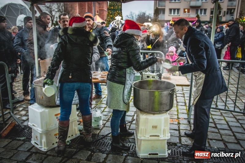 Zdjęcie w galerii na portalu naszraciborz.pl: Świąteczny raciborski bigos z poczęstunkiem od prezydenta FOTO i WIDEO wiadomości z regionu