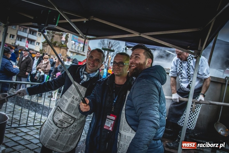 Zdjęcie w galerii na portalu naszraciborz.pl: Świąteczny raciborski bigos z poczęstunkiem od prezydenta FOTO i WIDEO wiadomości z regionu