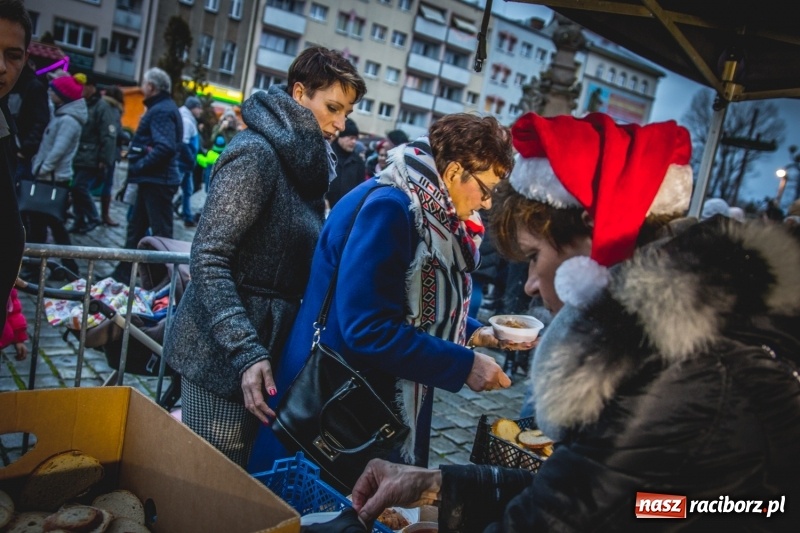 Zdjęcie w galerii na portalu naszraciborz.pl: Świąteczny raciborski bigos z poczęstunkiem od prezydenta FOTO i WIDEO wiadomości z regionu