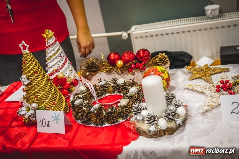 Zdjęcie w galerii na portalu naszraciborz.pl: Smaczne pączki i dzieci na scenie, czyli świątecznie w Bolesławiu  wiadomości z regionu