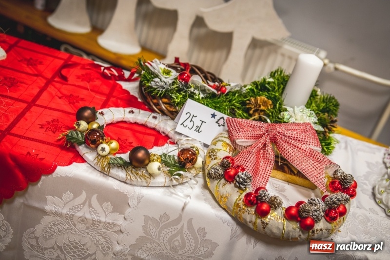 Zdjęcie w galerii na portalu naszraciborz.pl: Smaczne pączki i dzieci na scenie, czyli świątecznie w Bolesławiu  wiadomości z regionu