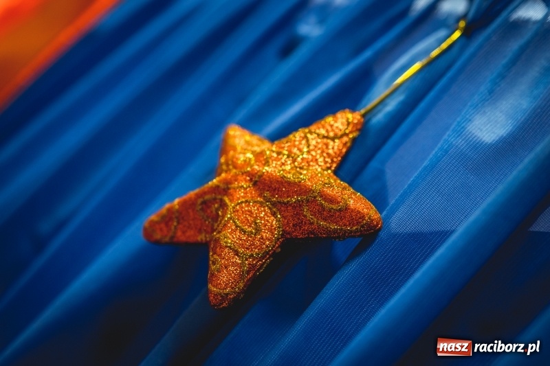 Zdjęcie w galerii na portalu naszraciborz.pl: Smaczne pączki i dzieci na scenie, czyli świątecznie w Bolesławiu  wiadomości z regionu