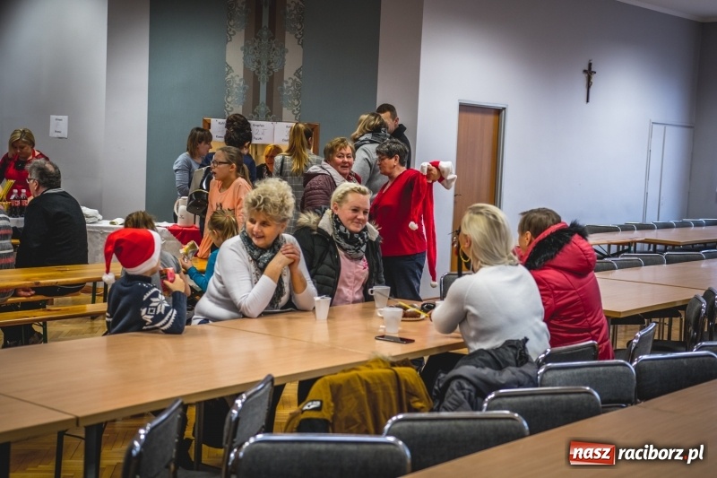 Zdjęcie w galerii na portalu naszraciborz.pl: Smaczne pączki i dzieci na scenie, czyli świątecznie w Bolesławiu  wiadomości z regionu