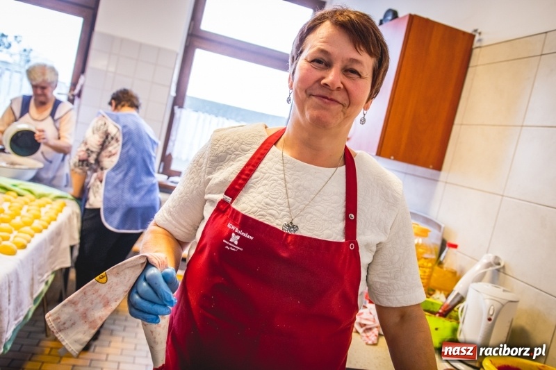 Zdjęcie w galerii na portalu naszraciborz.pl: Smaczne pączki i dzieci na scenie, czyli świątecznie w Bolesławiu  wiadomości z regionu