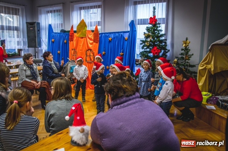 Zdjęcie w galerii na portalu naszraciborz.pl: Smaczne pączki i dzieci na scenie, czyli świątecznie w Bolesławiu  wiadomości z regionu