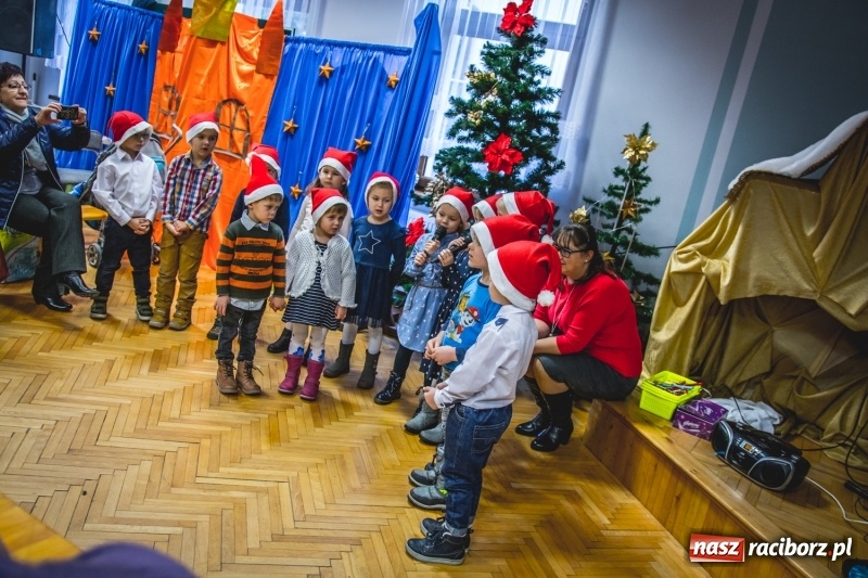Zdjęcie w galerii na portalu naszraciborz.pl: Smaczne pączki i dzieci na scenie, czyli świątecznie w Bolesławiu  wiadomości z regionu