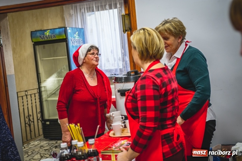 Zdjęcie w galerii na portalu naszraciborz.pl: Smaczne pączki i dzieci na scenie, czyli świątecznie w Bolesławiu  wiadomości z regionu