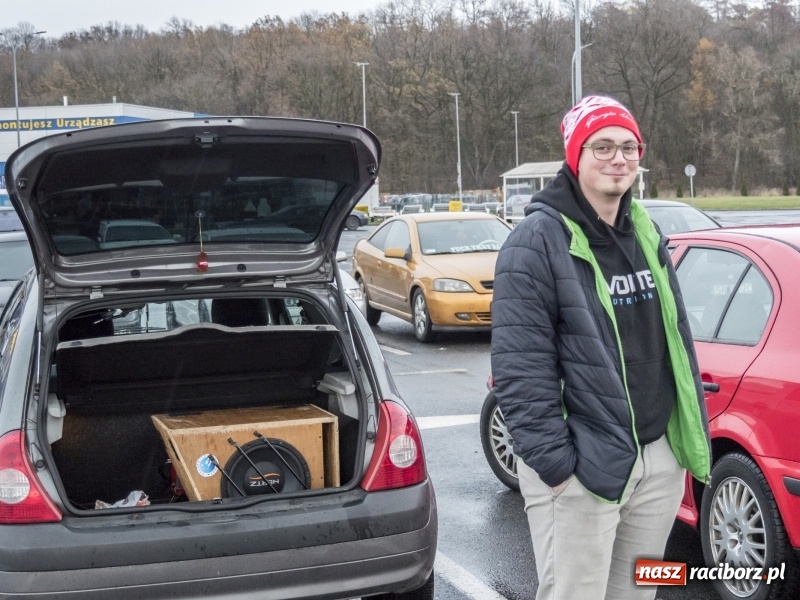 Zdjęcie w galerii na portalu naszraciborz.pl: Zlot i zbiórka na schronisko na parkingu Auchan  wiadomości z regionu