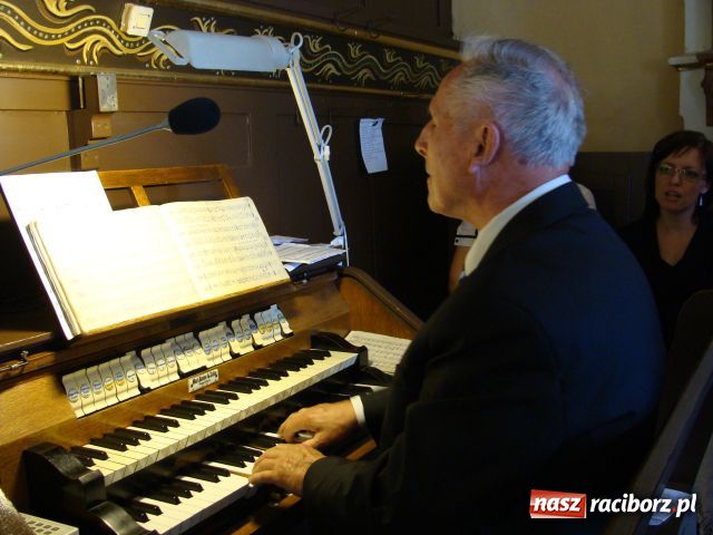 Zdjęcie w galerii na portalu naszraciborz.pl: 100 lat kościoła w Krowiarkach wiadomości z regionu